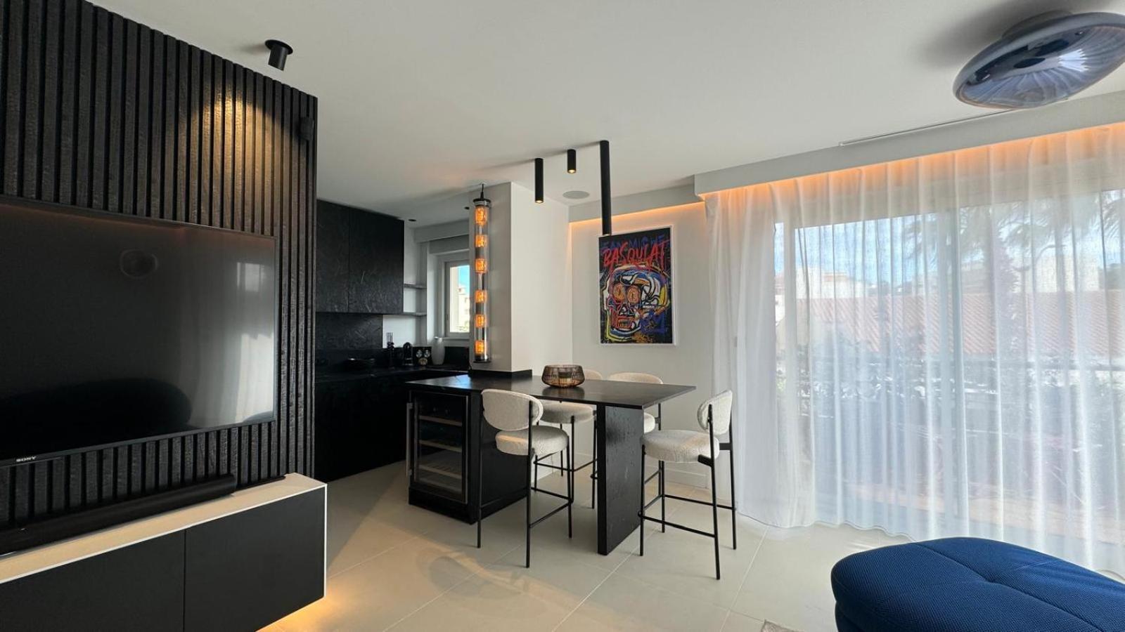 Appartement Luxueux Plein Centre De Cavalaire A 2Mn De La Plage Buitenkant foto