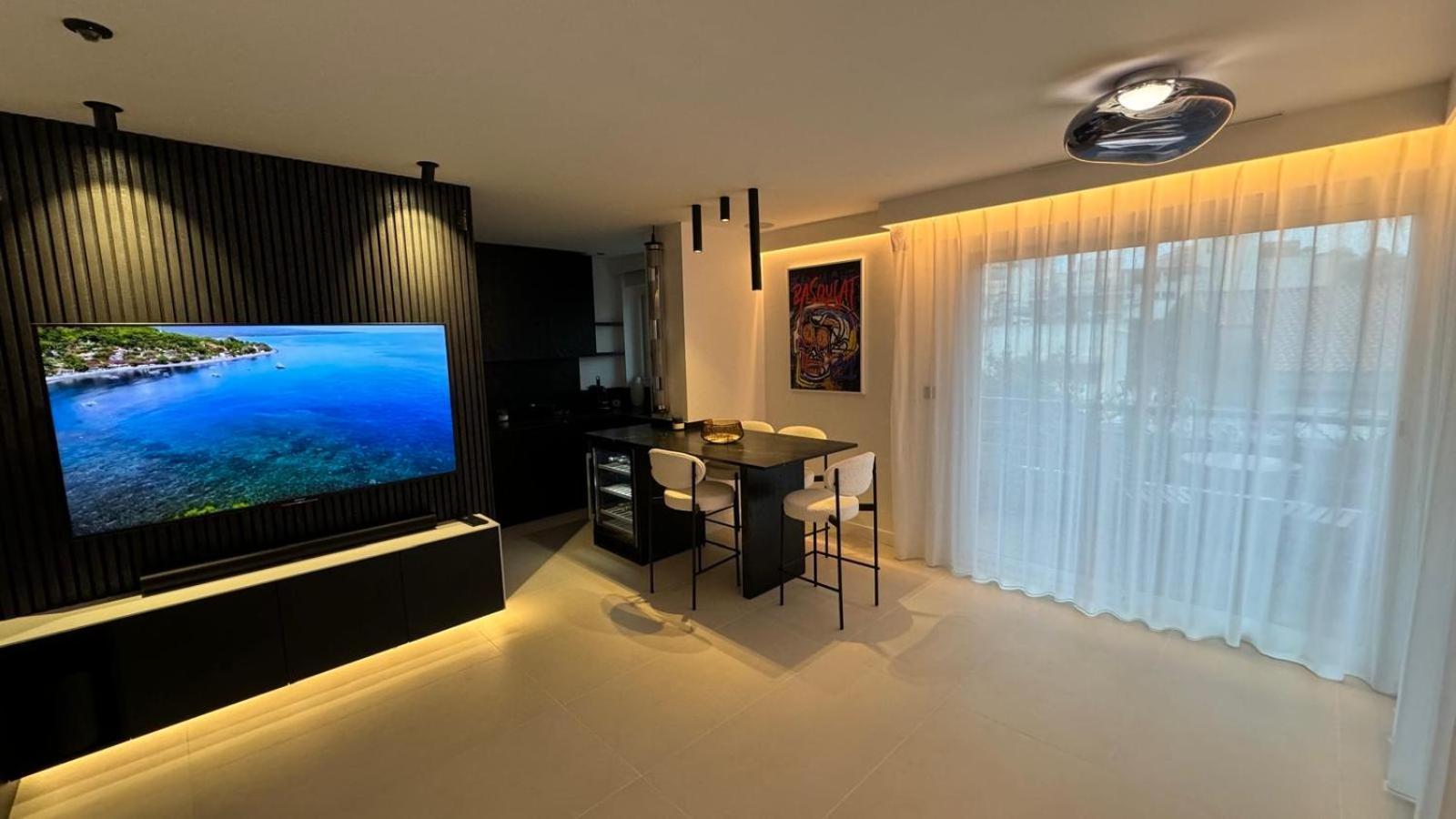 Appartement Luxueux Plein Centre De Cavalaire A 2Mn De La Plage Buitenkant foto
