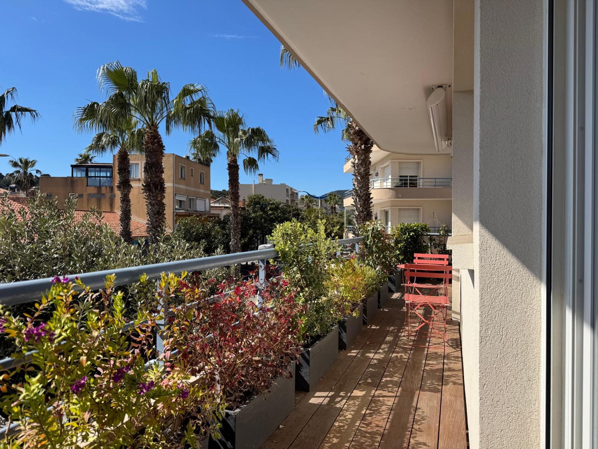 Appartement Luxueux Plein Centre De Cavalaire A 2Mn De La Plage Buitenkant foto